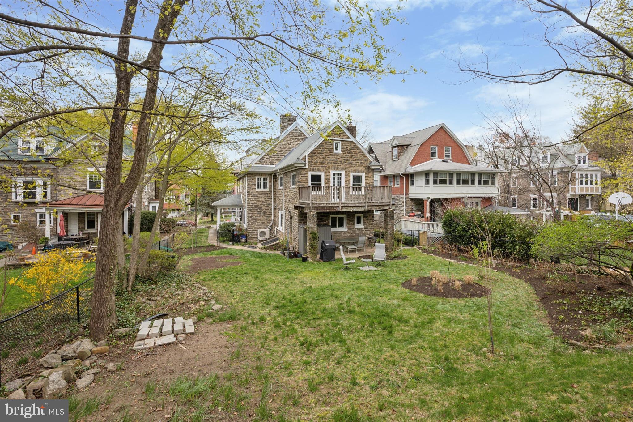 124 W Phil Ellena St