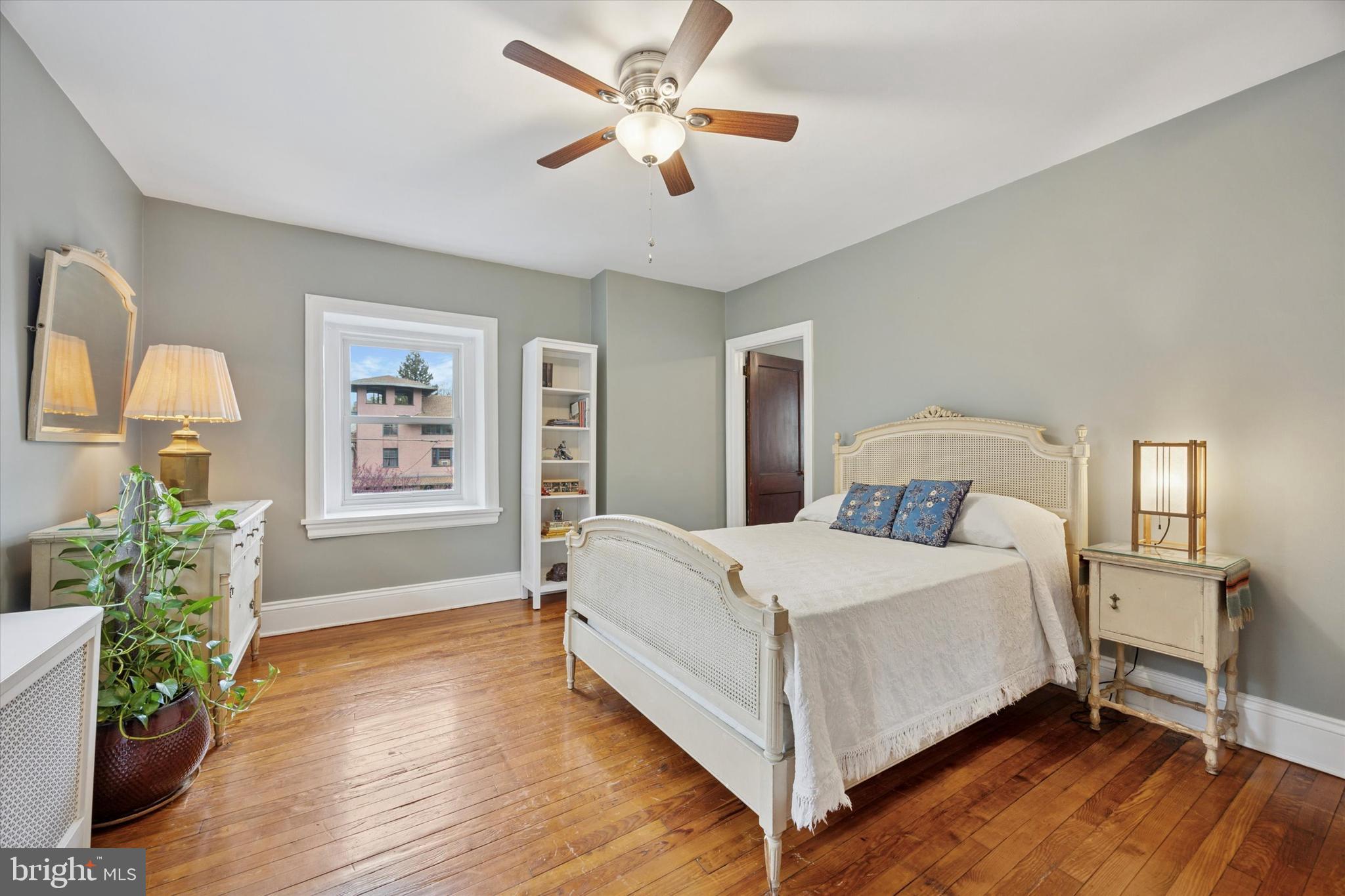 124 W Phil Ellena St