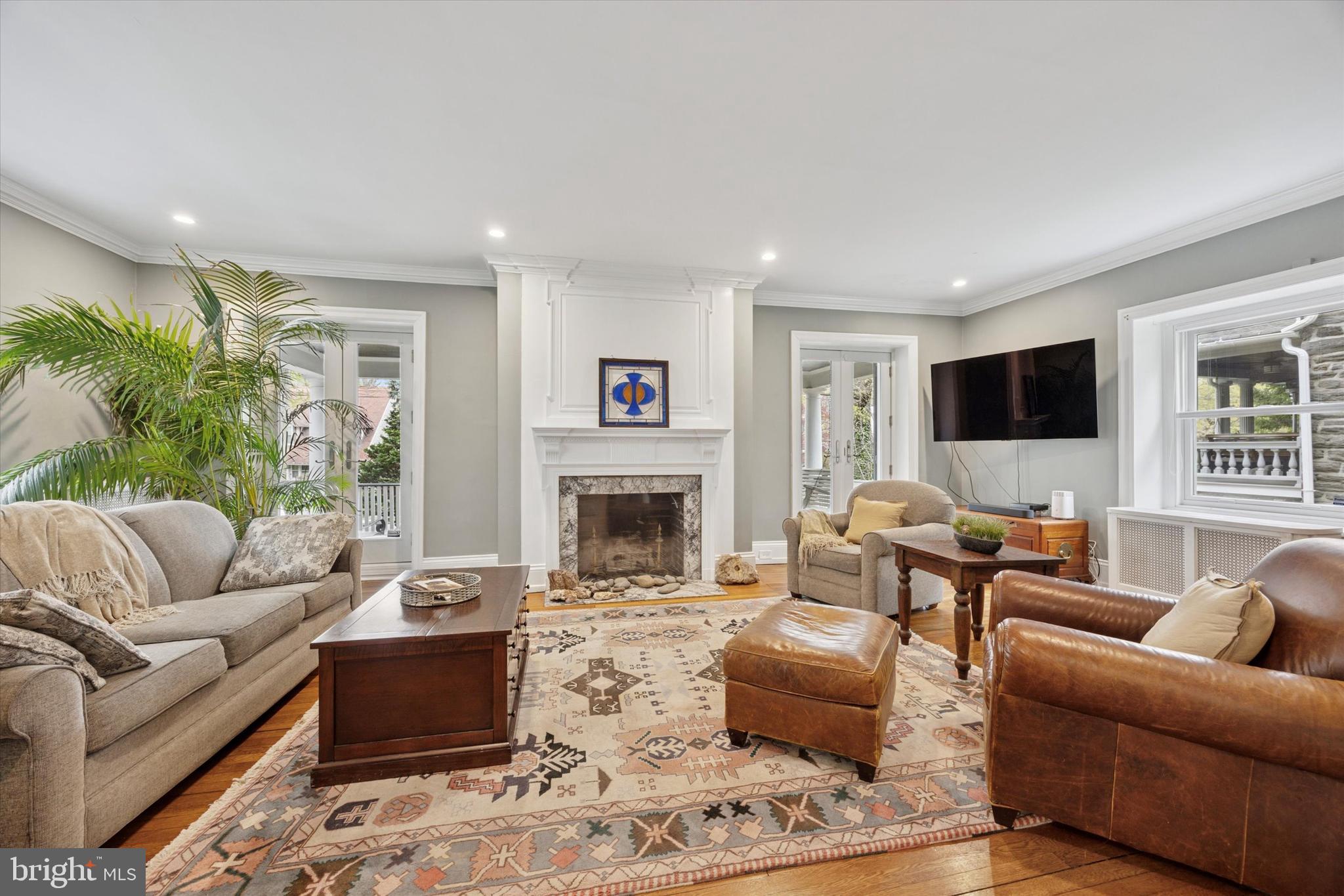124 W Phil Ellena St