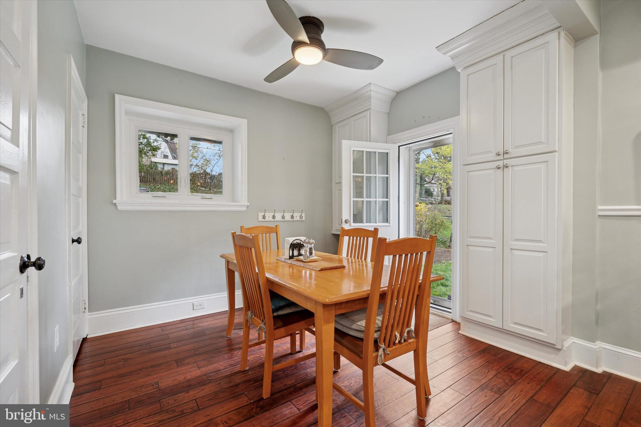 124 W Phil Ellena St