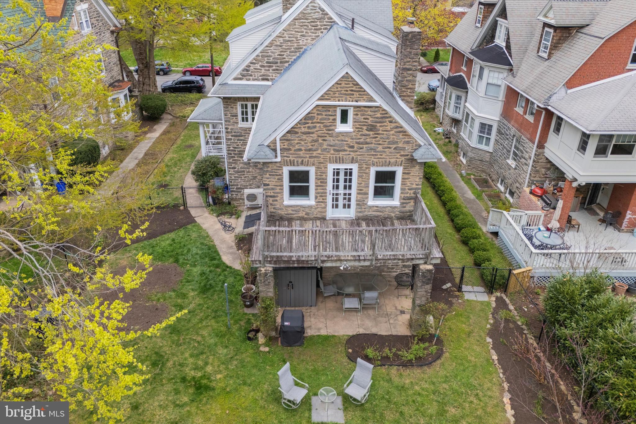 124 W Phil Ellena St