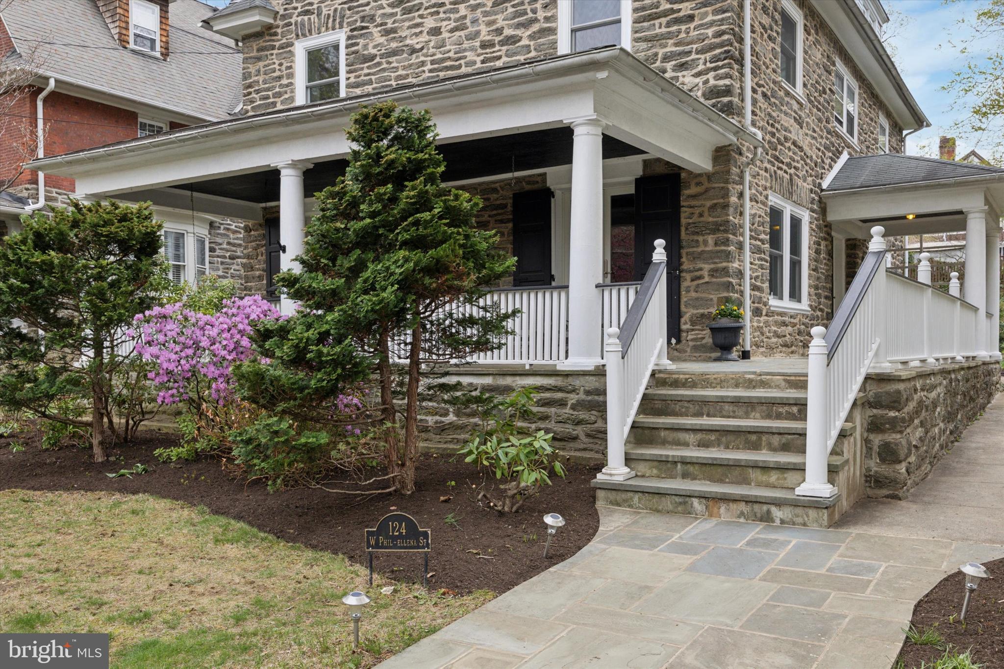 124 W Phil Ellena St