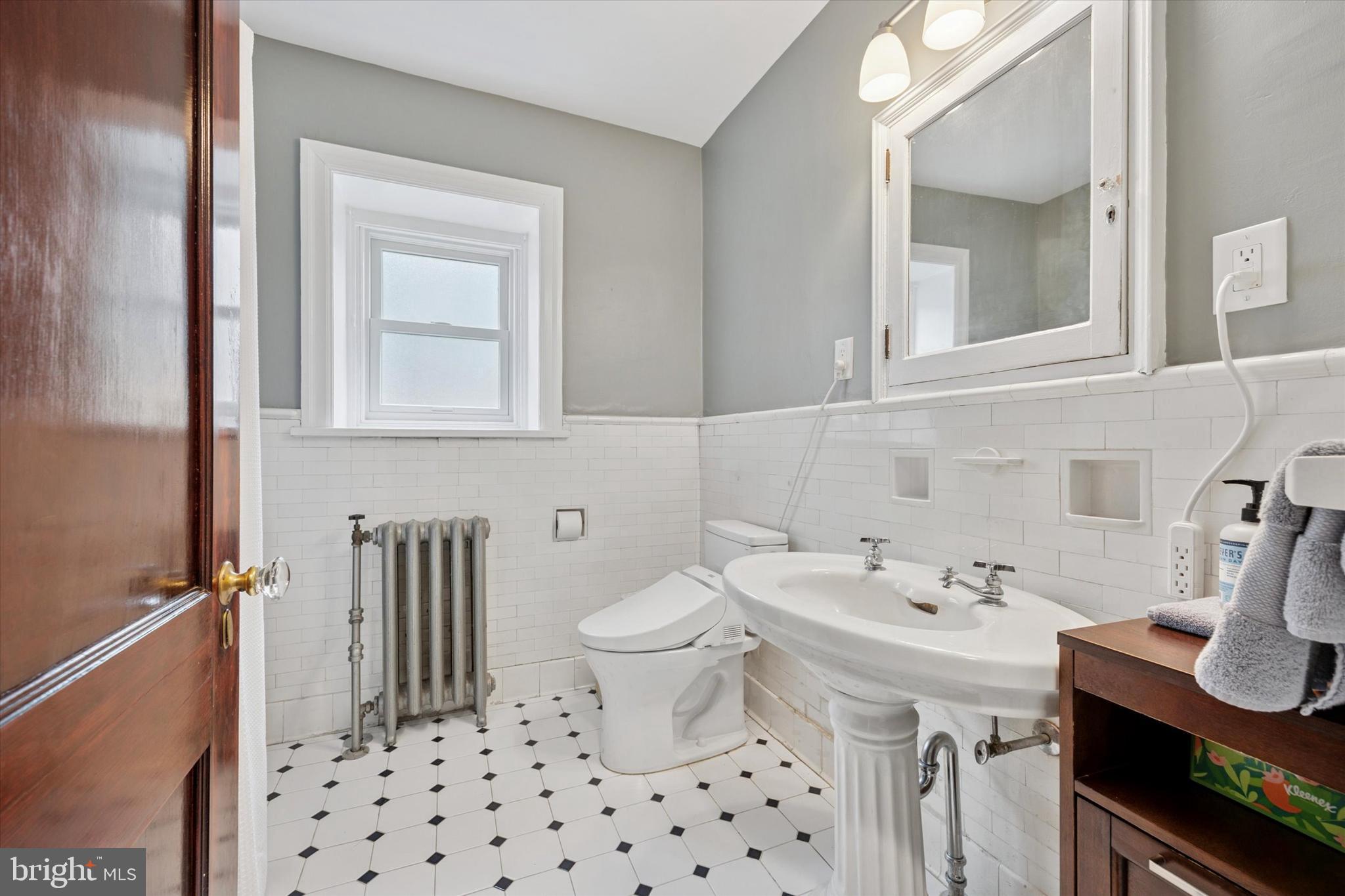 124 W Phil Ellena St