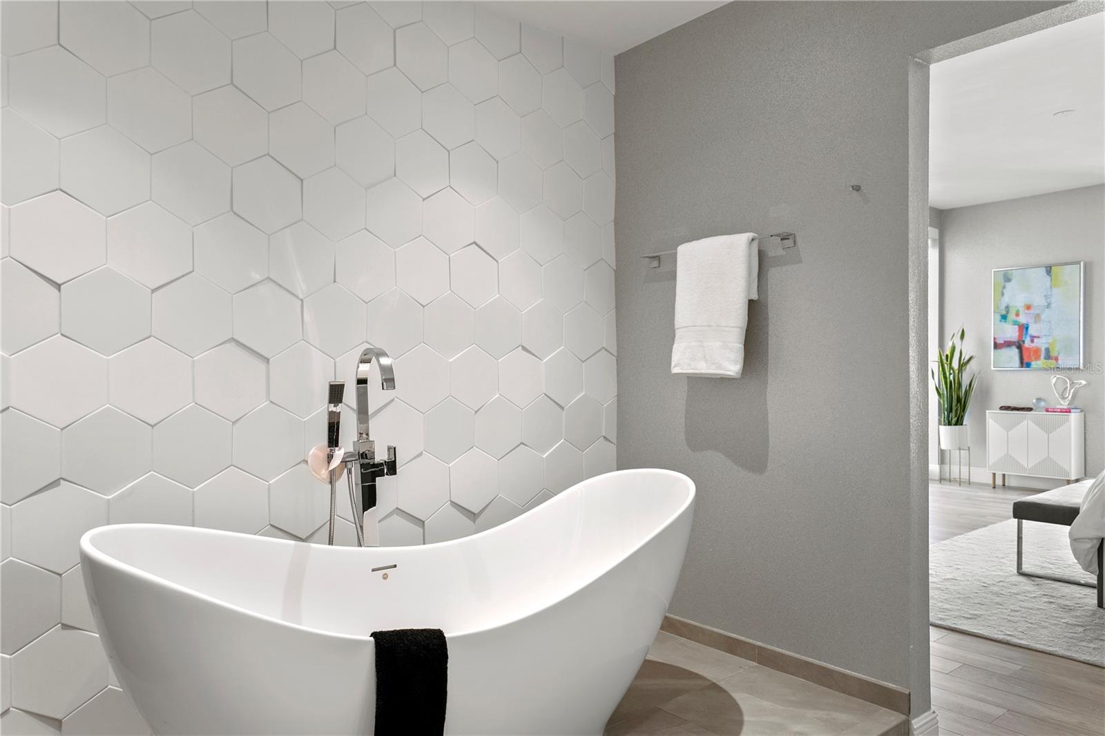 450 KNIGHTS RUN AVE #1805