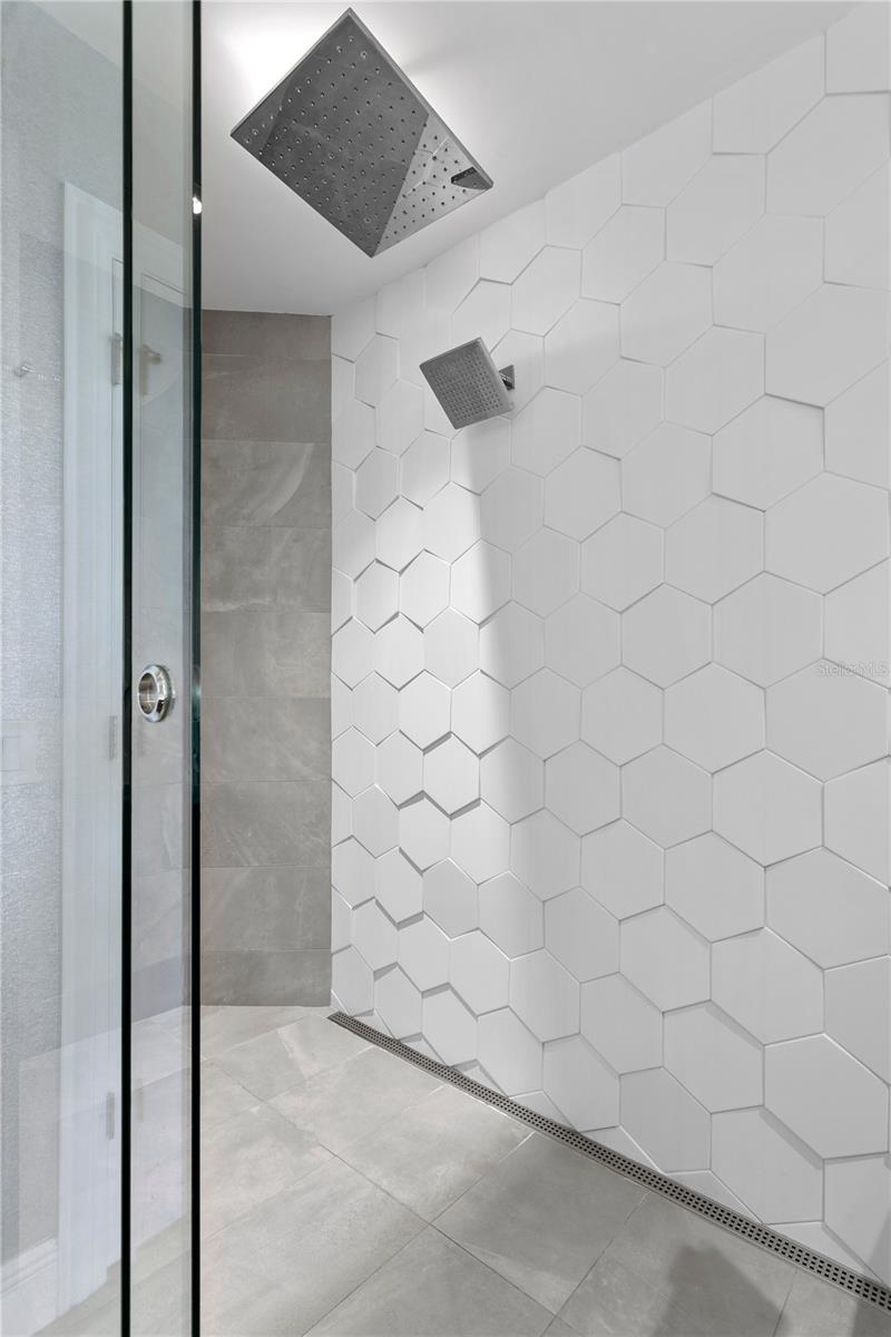 450 KNIGHTS RUN AVE #1805