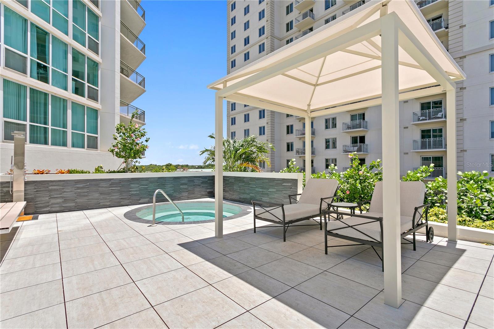 450 KNIGHTS RUN AVE #1805