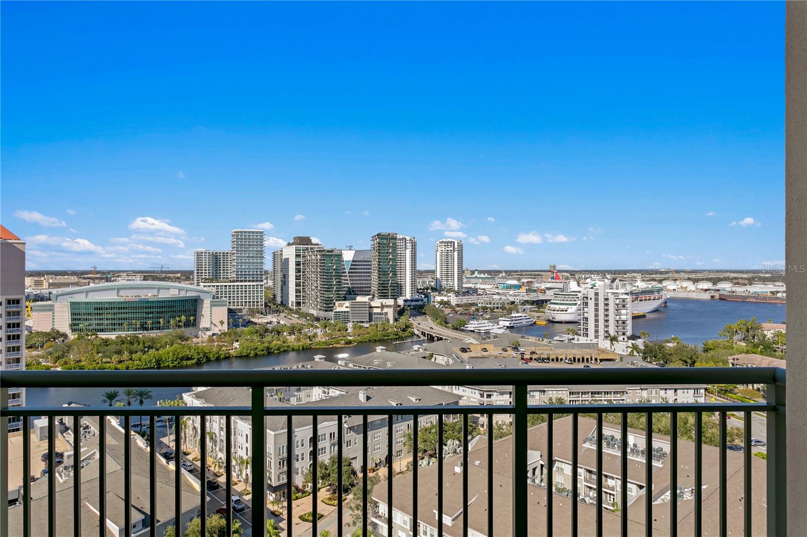 450 KNIGHTS RUN AVE #1805