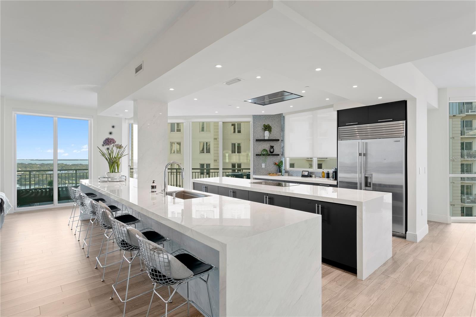 450 KNIGHTS RUN AVE #1805