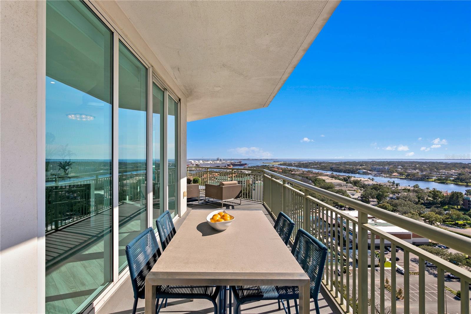 450 KNIGHTS RUN AVE #1805