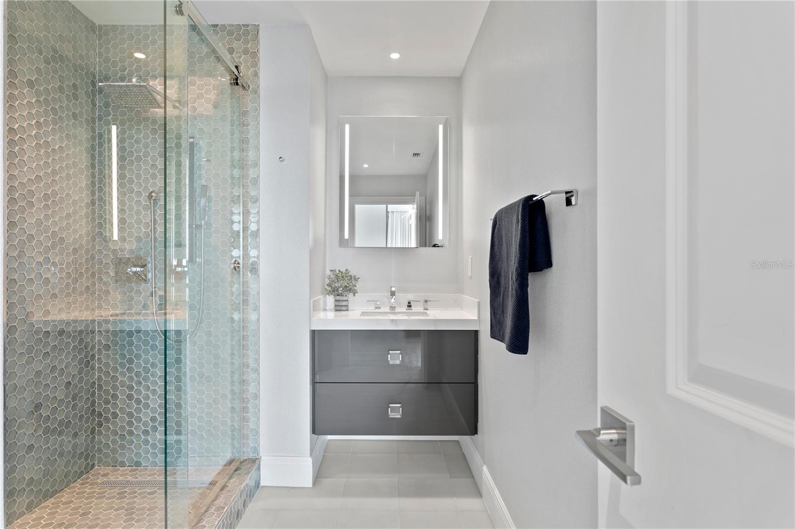 450 KNIGHTS RUN AVE #1805