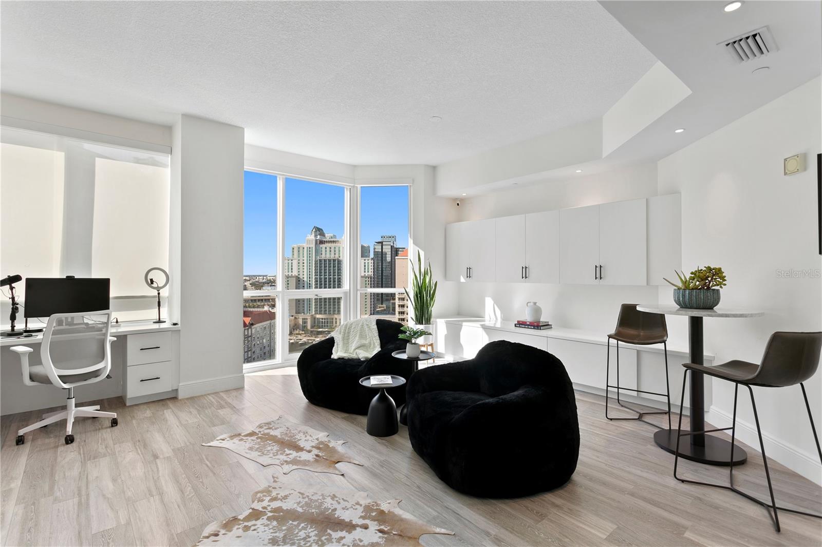 450 KNIGHTS RUN AVE #1805