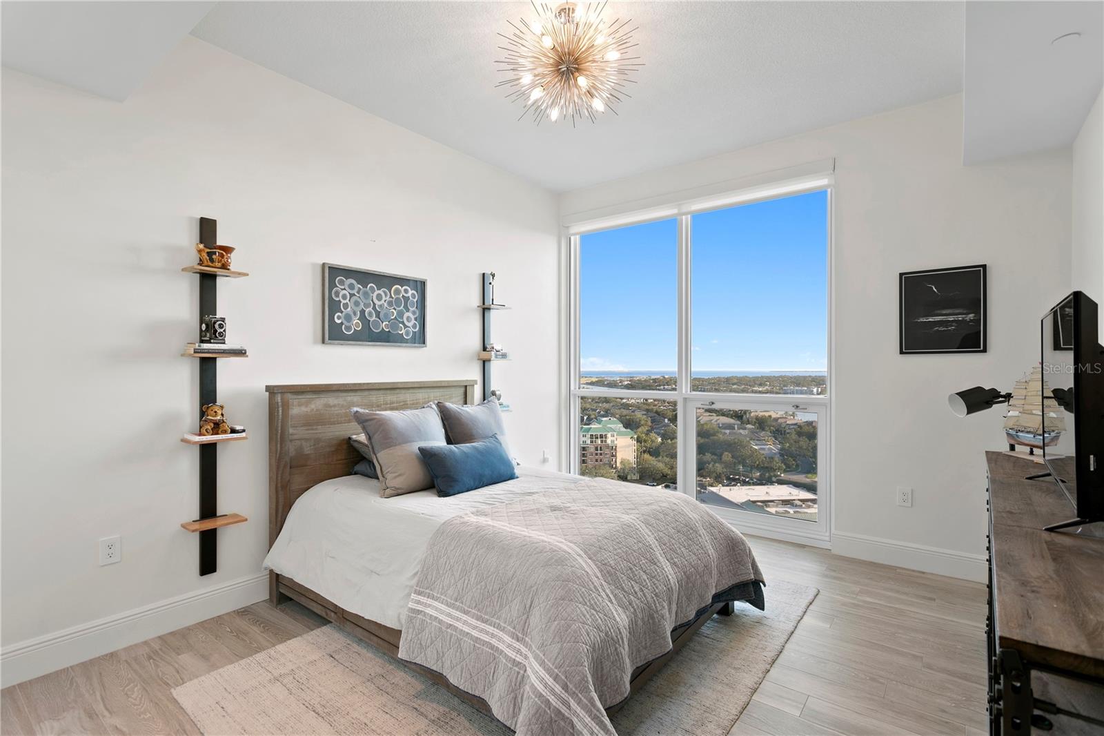 450 KNIGHTS RUN AVE #1805