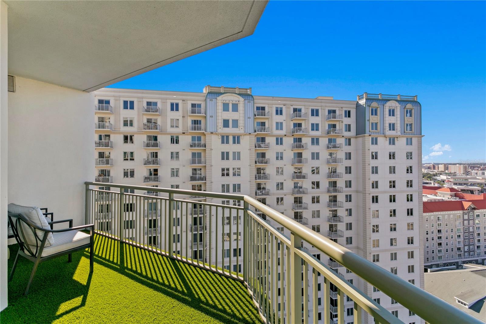 450 KNIGHTS RUN AVE #1805