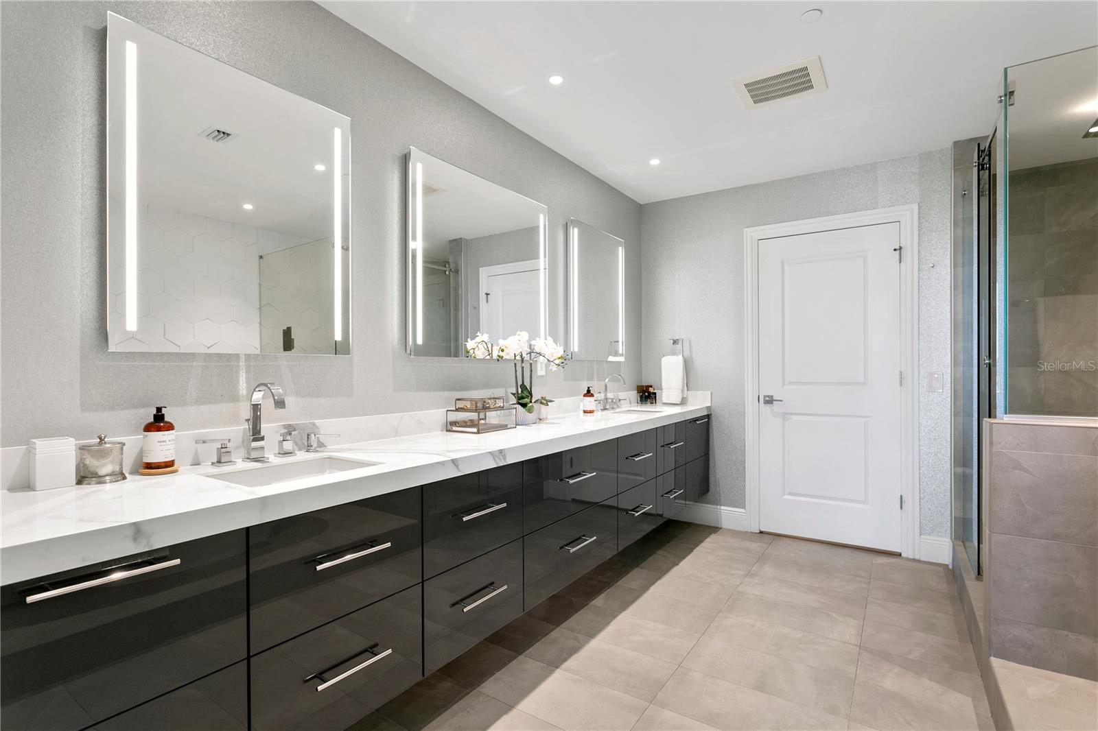 450 KNIGHTS RUN AVE #1805