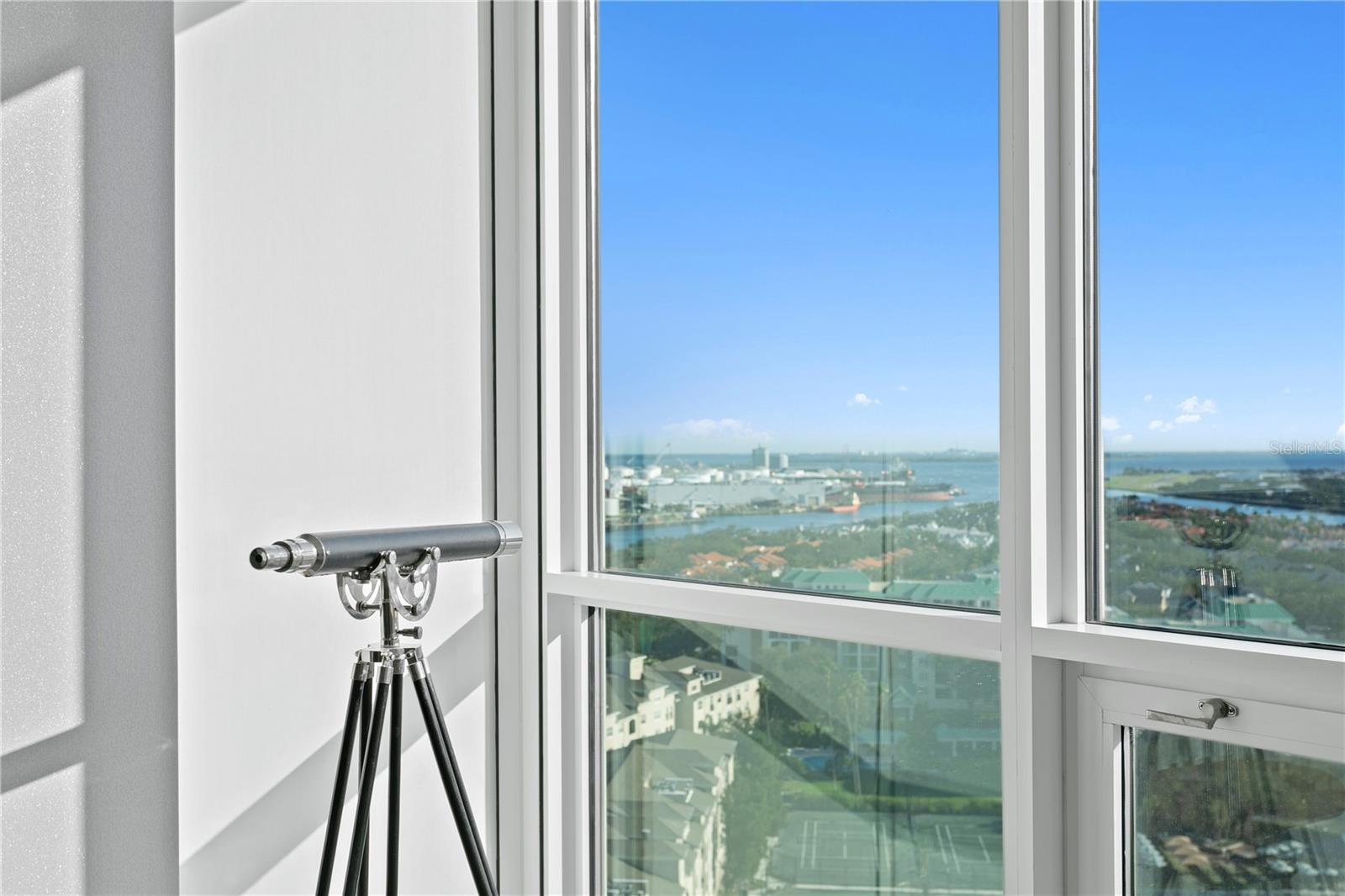 450 KNIGHTS RUN AVE #1805