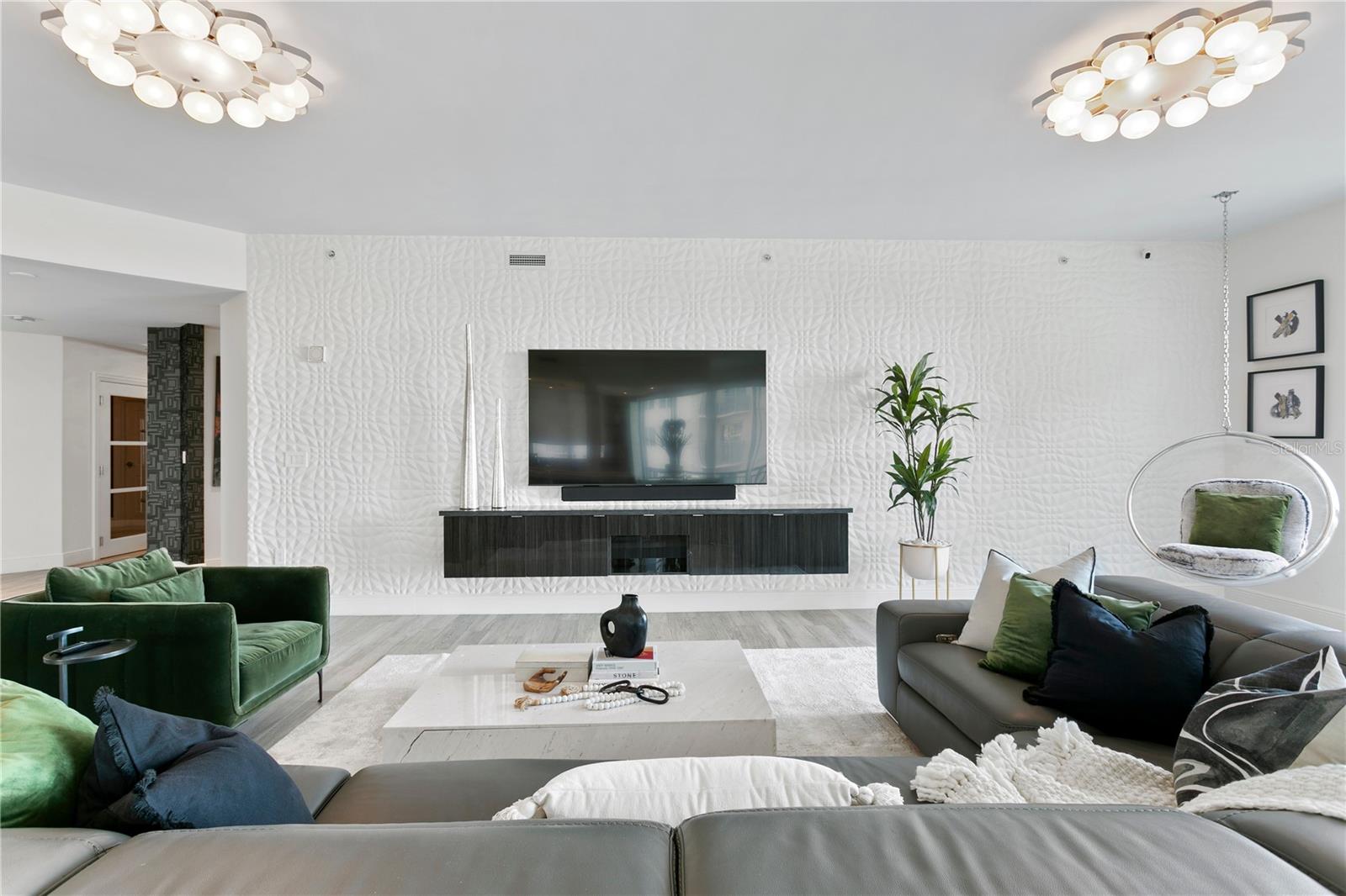 450 KNIGHTS RUN AVE #1805