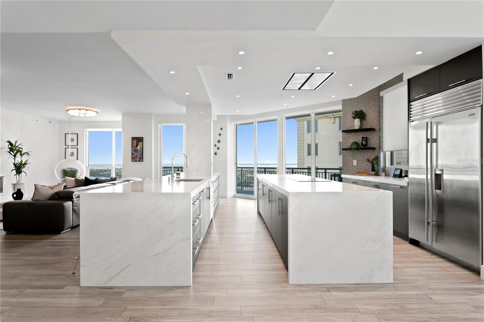 450 KNIGHTS RUN AVE #1805