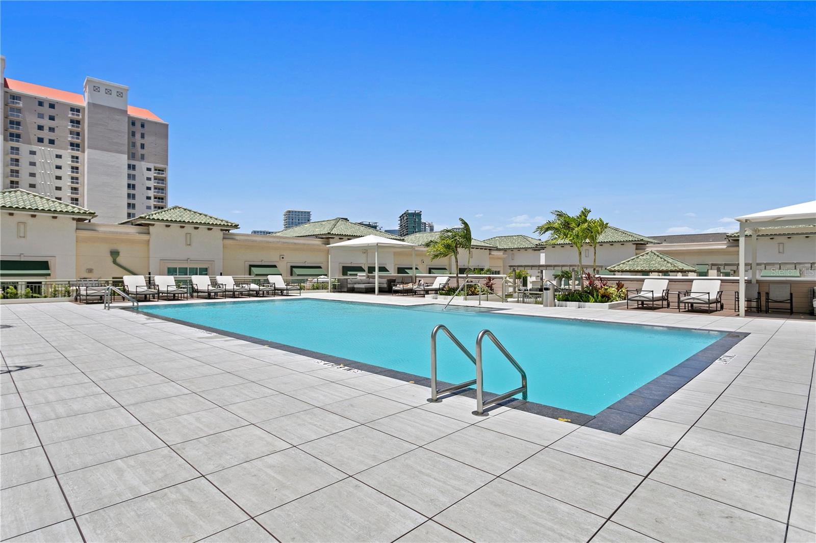 450 KNIGHTS RUN AVE #1805