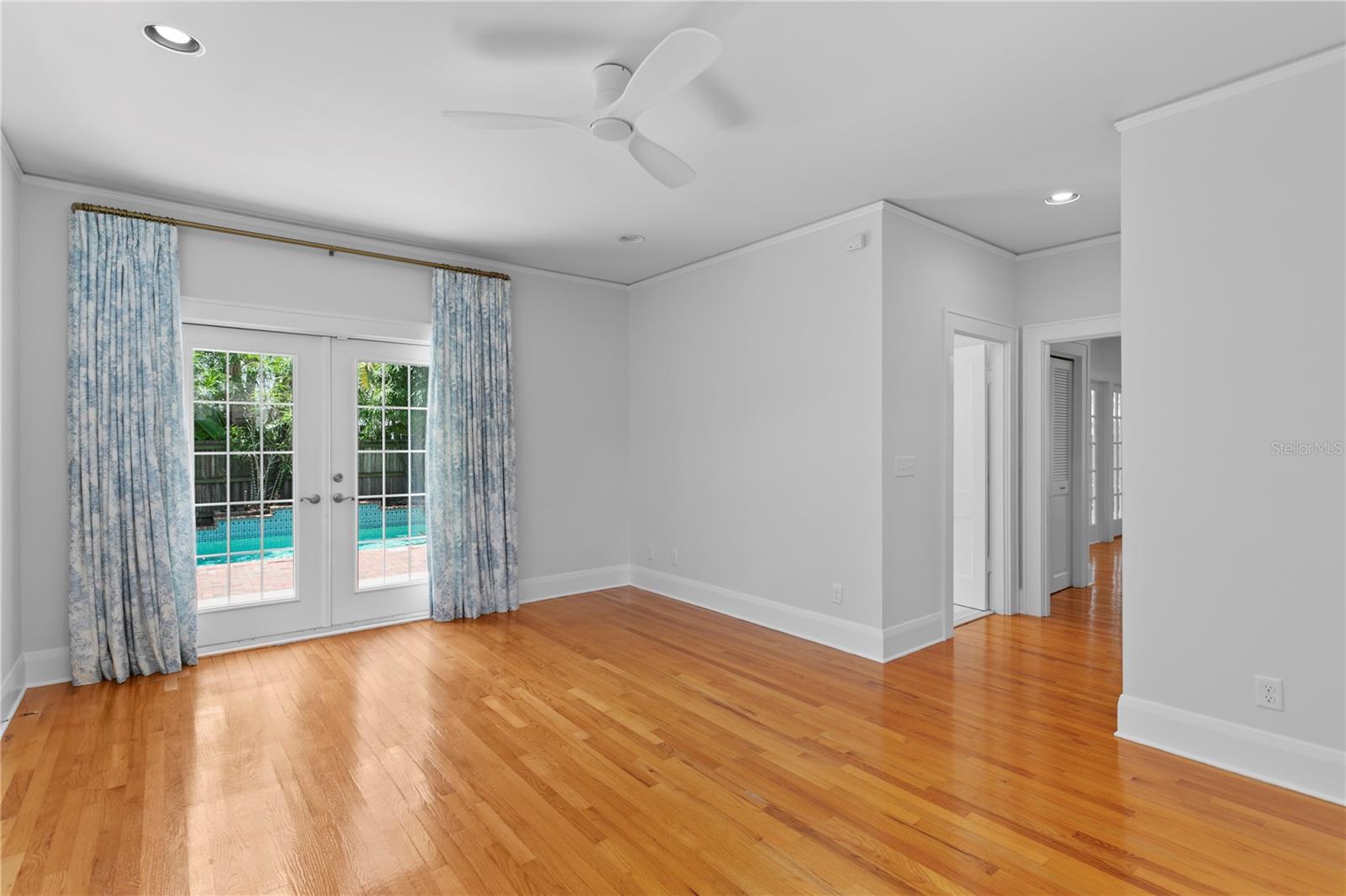 3118 W HARBOR VIEW AVE