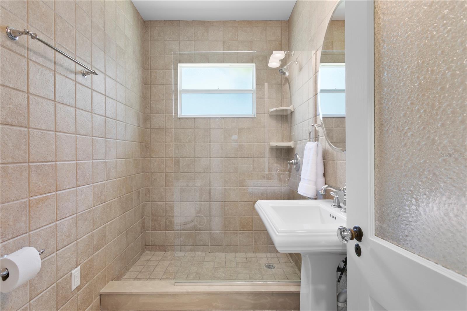 3118 W HARBOR VIEW AVE