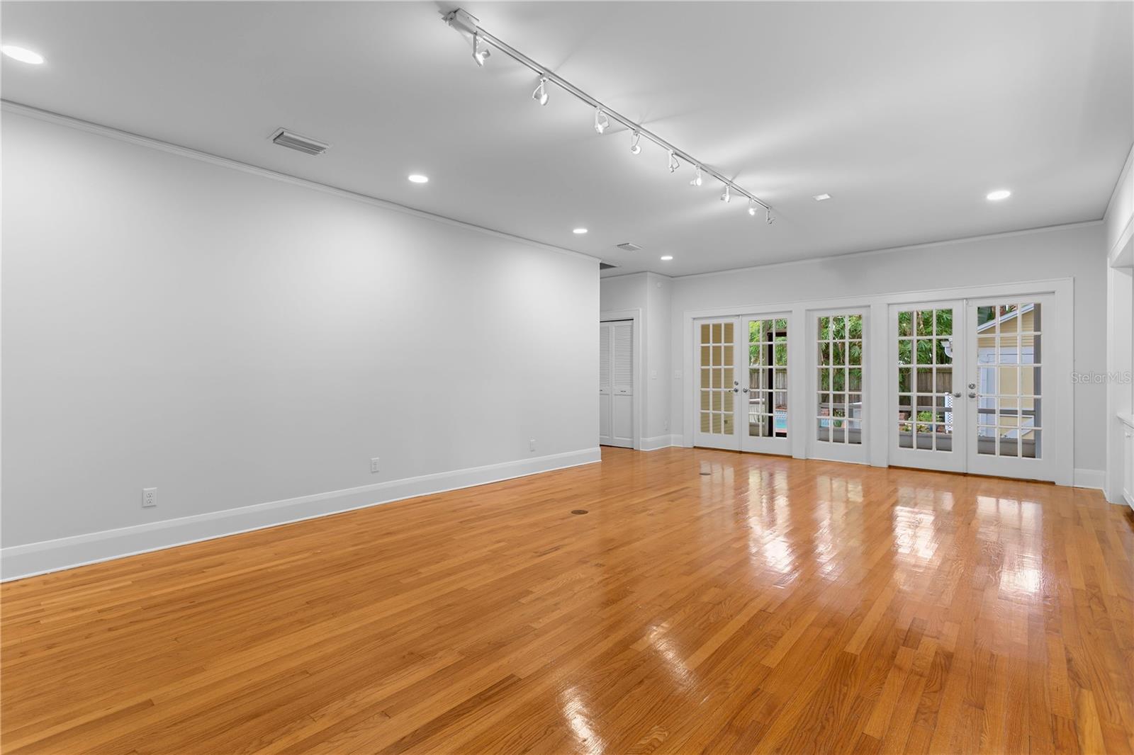 3118 W HARBOR VIEW AVE