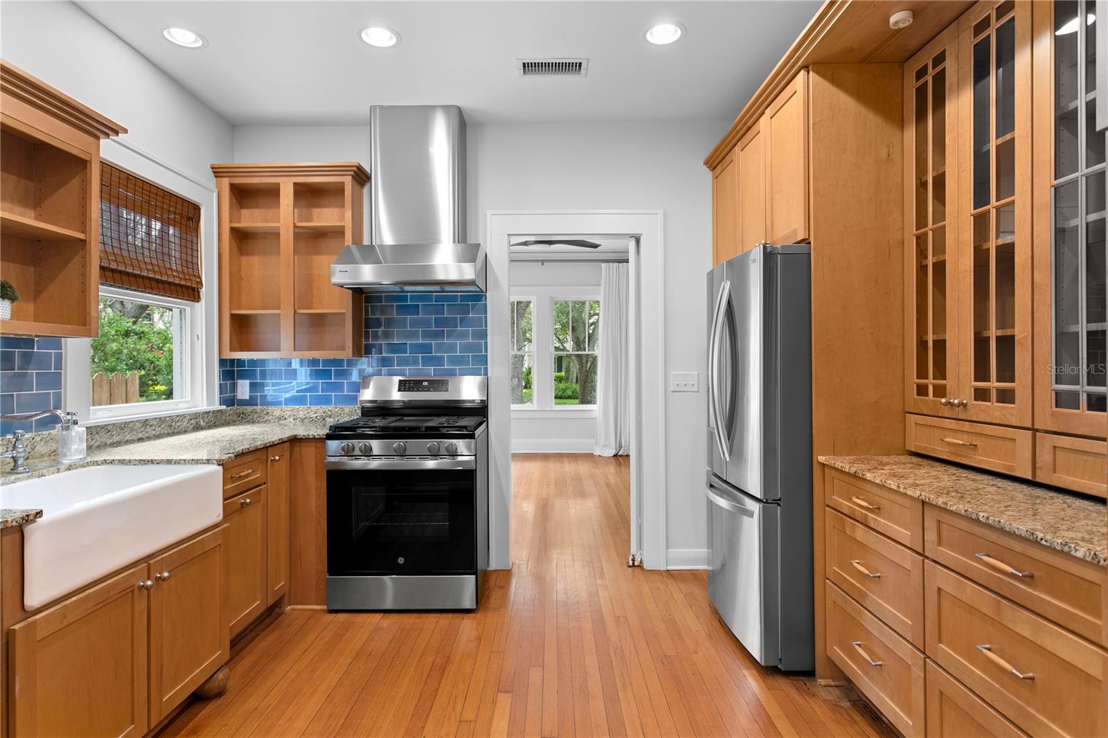 3118 W HARBOR VIEW AVE