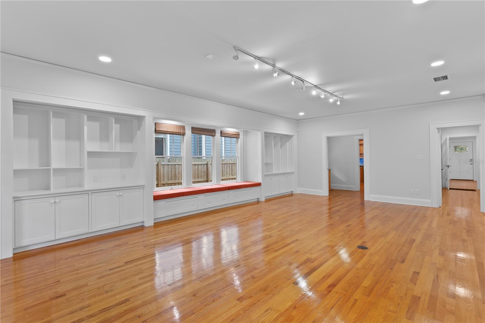 3118 W HARBOR VIEW AVE