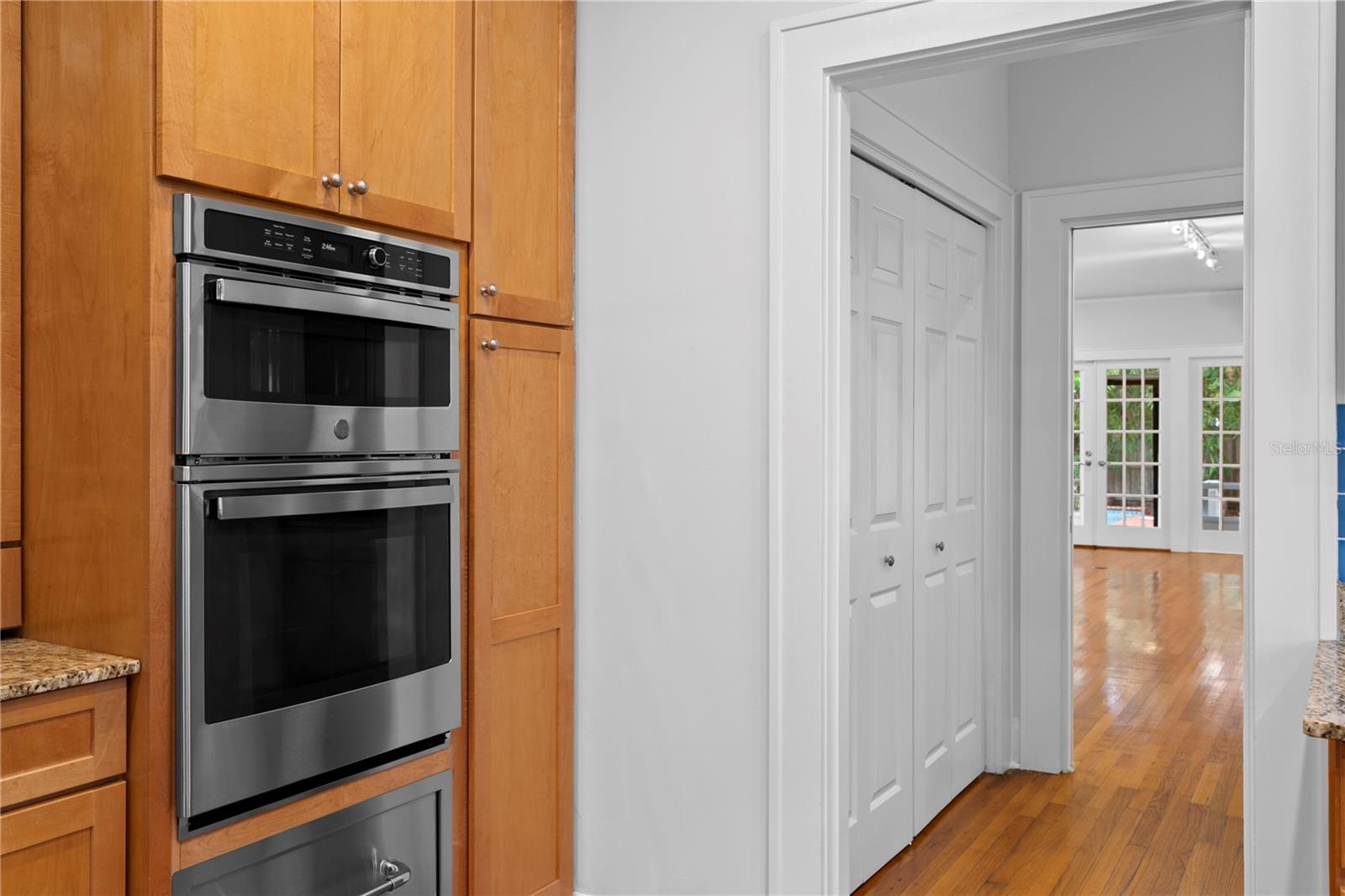 3118 W HARBOR VIEW AVE