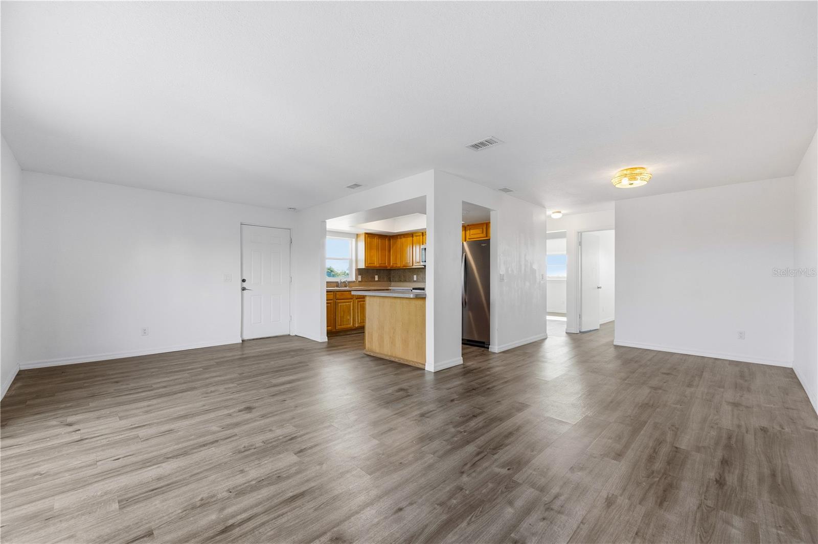 3303 W SHELL POINT RD