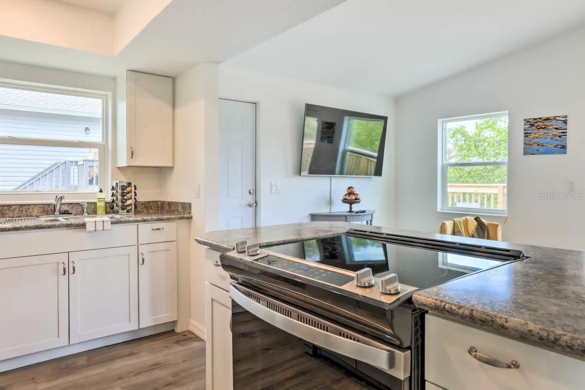 3303 W SHELL POINT RD