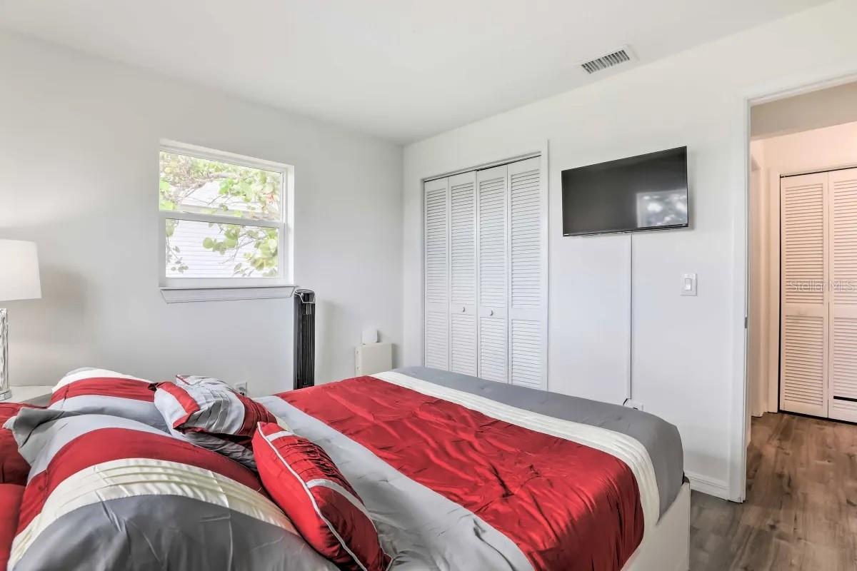 3303 W SHELL POINT RD