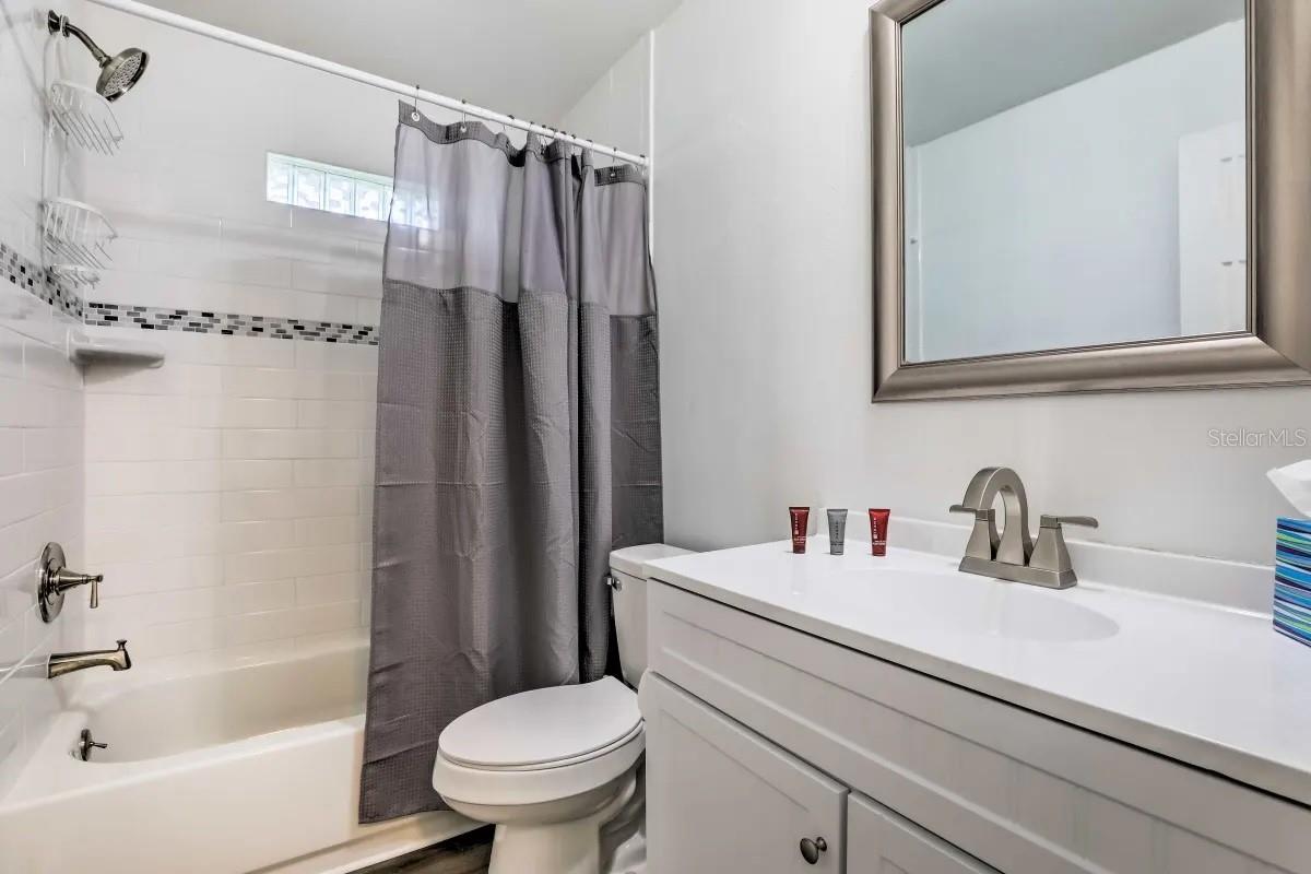 3303 W SHELL POINT RD