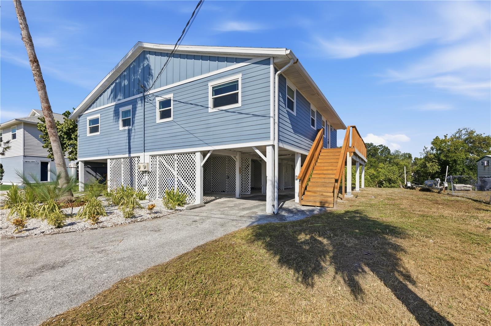 3303 W SHELL POINT RD