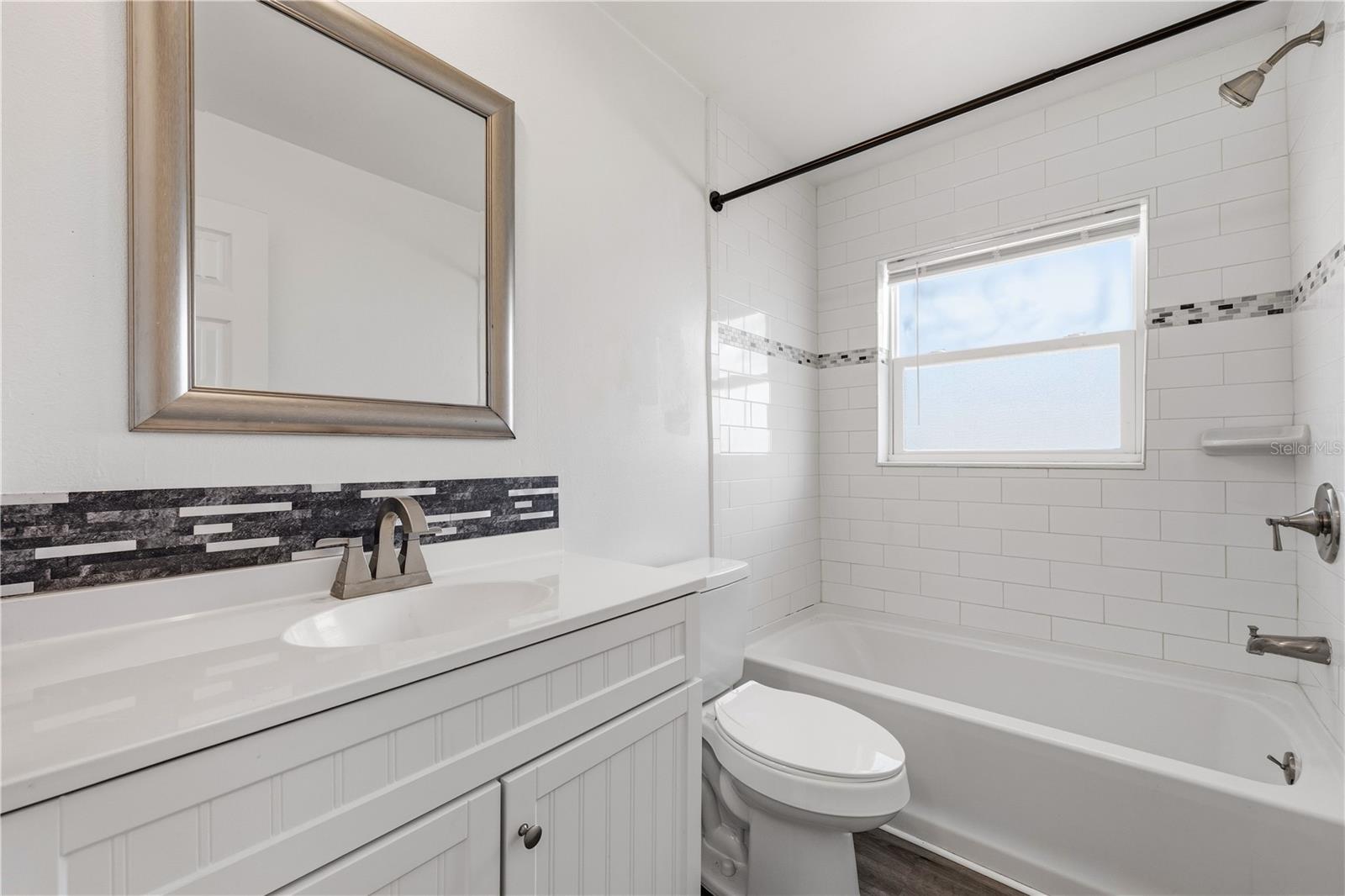 3303 W SHELL POINT RD