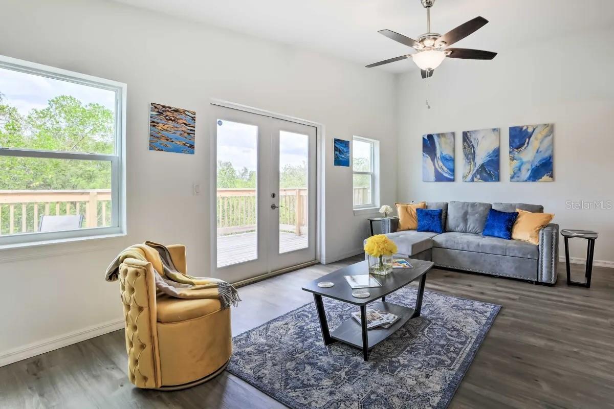 3303 W SHELL POINT RD