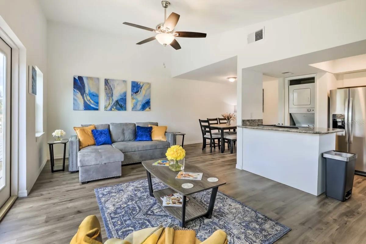 3303 W SHELL POINT RD