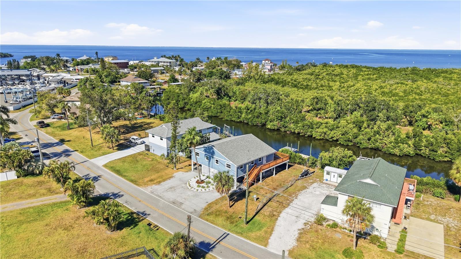 3303 W SHELL POINT RD