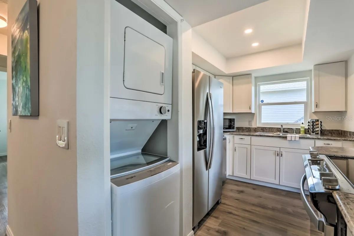 3303 W SHELL POINT RD