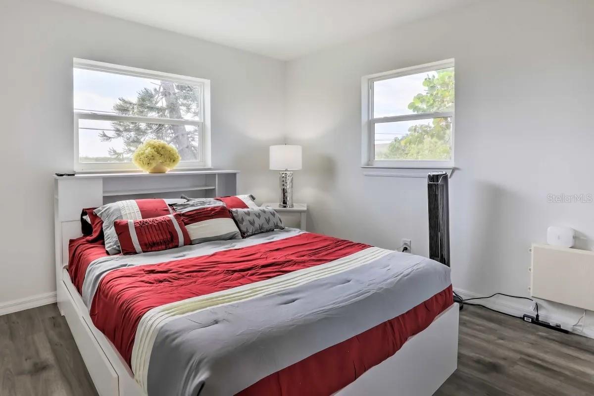 3303 W SHELL POINT RD