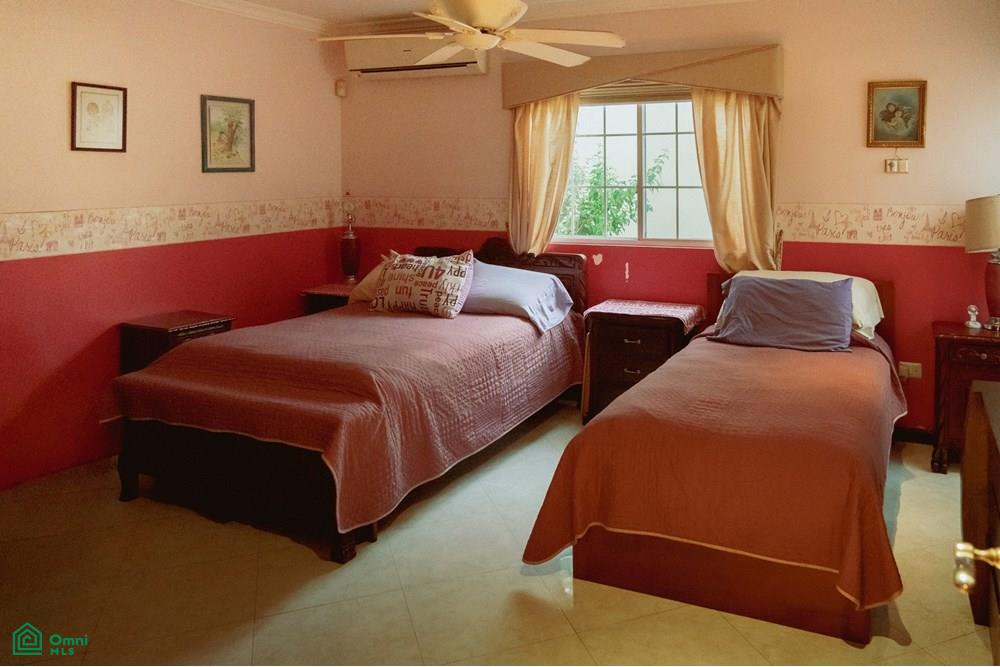 Calle 73 por 36 y 38 195, Montes De Ame, Mérida, Yucatán