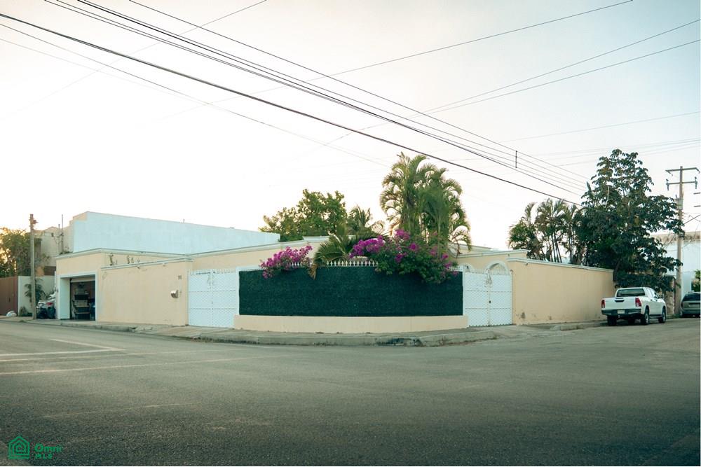 Calle 73 por 36 y 38 195, Montes De Ame, Mérida, Yucatán