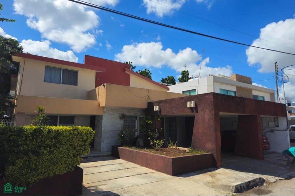 calle 13 por 28 y 30 214-C, García Gineres, Mérida, Yucatán