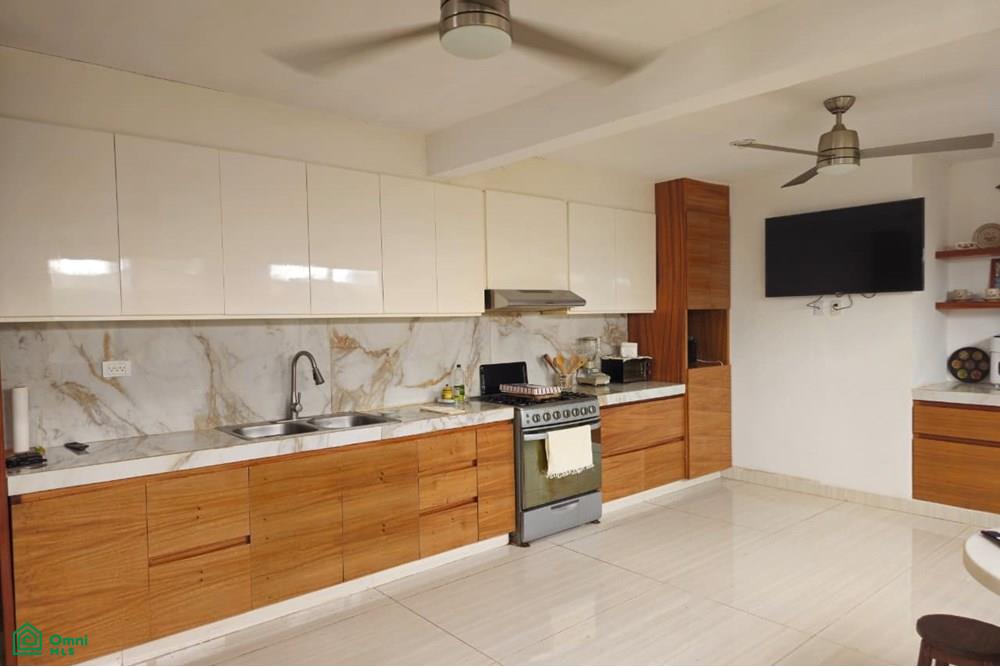 calle 13 por 28 y 30 214-C, García Gineres, Mérida, Yucatán