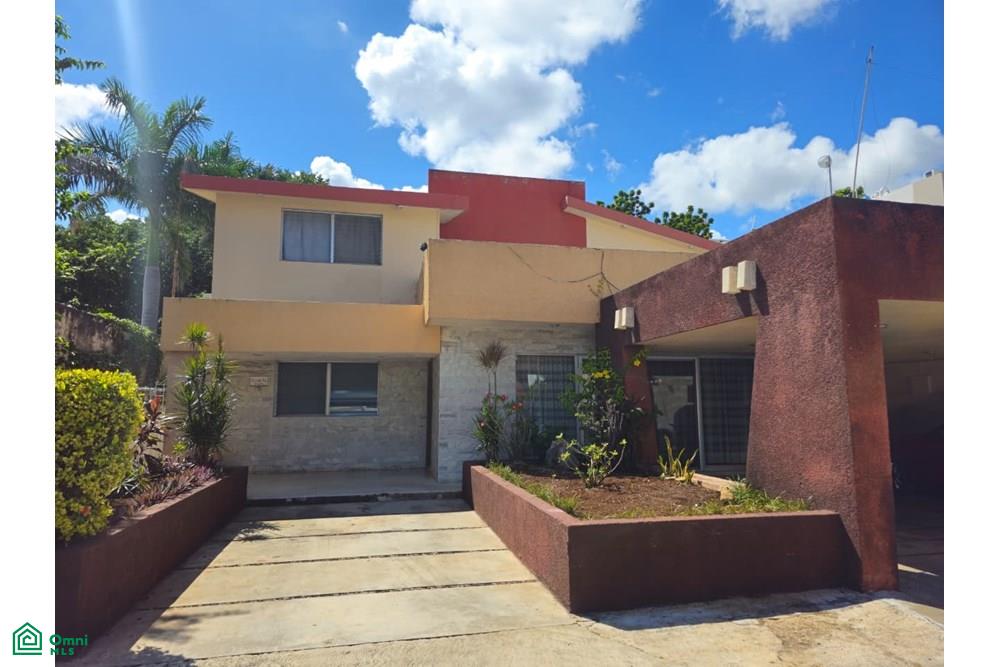 calle 13 por 28 y 30 214-C, García Gineres, Mérida, Yucatán