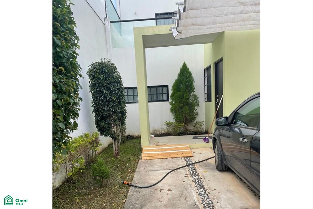 Calle 67 164, Chichi Suárez, Mérida, Yucatán
