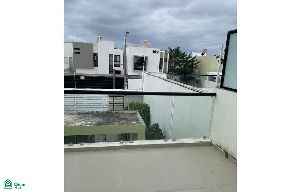 Calle 67 164, Chichi Suárez, Mérida, Yucatán