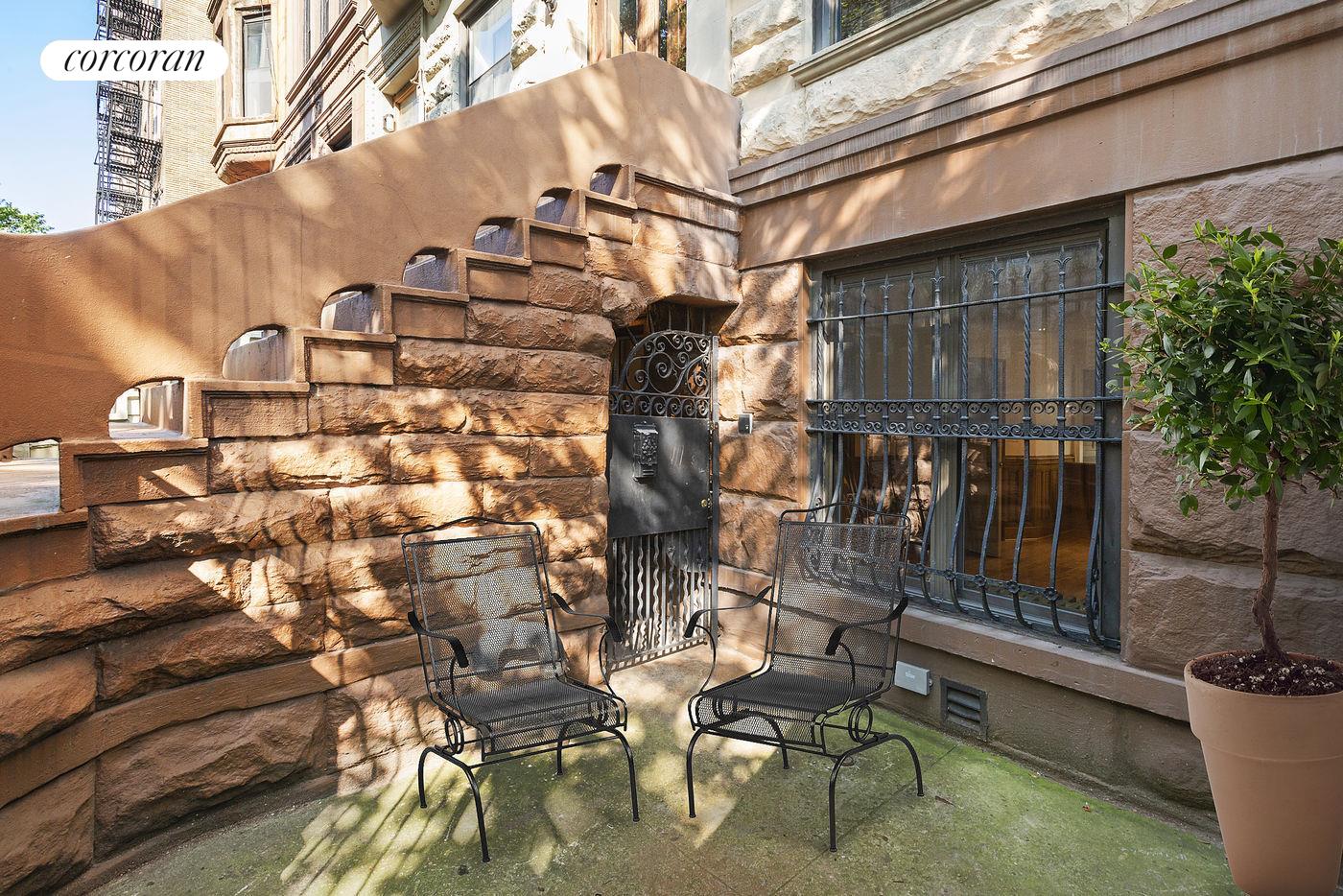 425 CONVENT Avenue