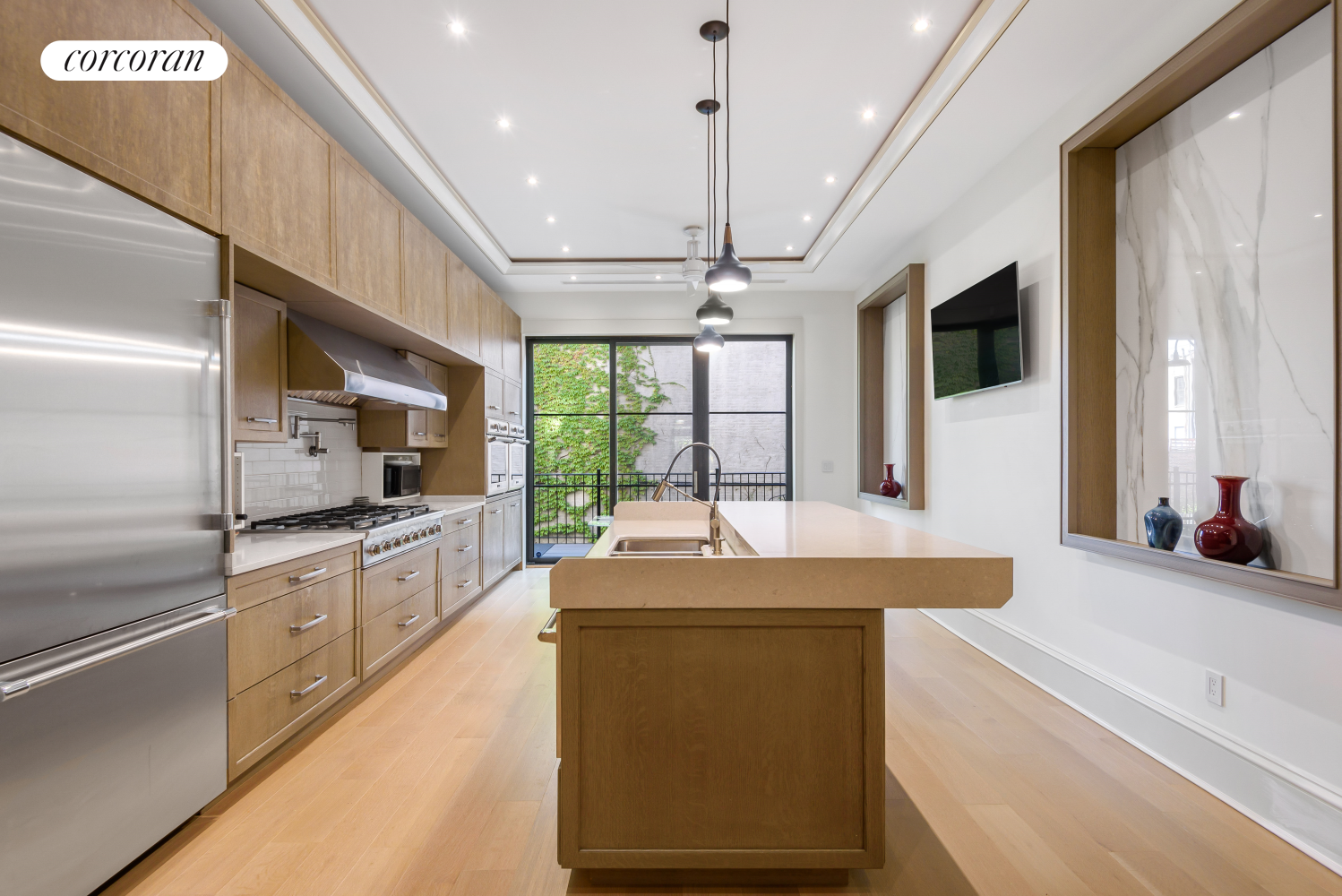 425 CONVENT Avenue