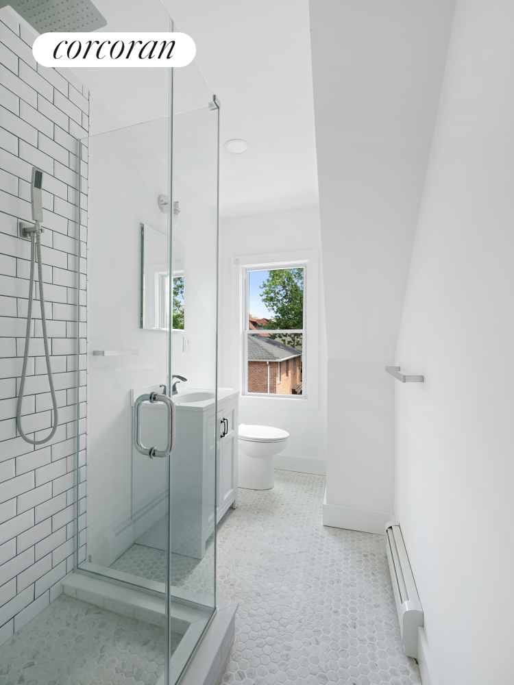 7807 RIDGE Boulevard