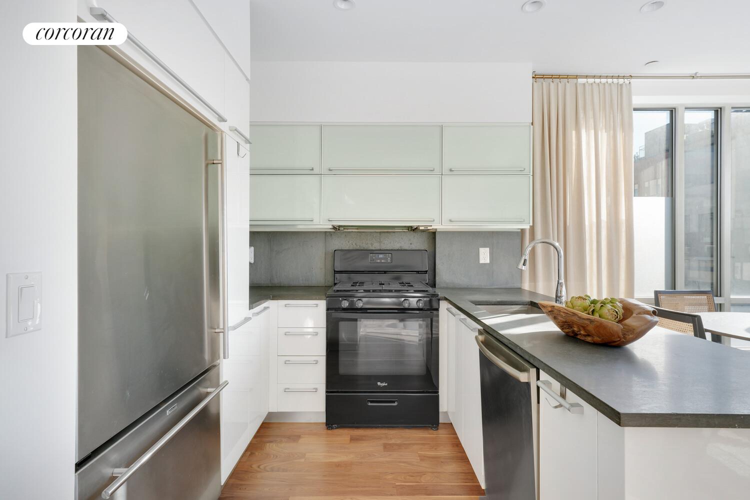 36 ECKFORD Street 5A